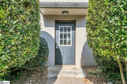 601 Cleveland St, Greenville, SC, 29601-3842 | Card Image