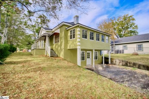 303 Highland Ave, spartanburg, SC, 29306-6011 | Card Image