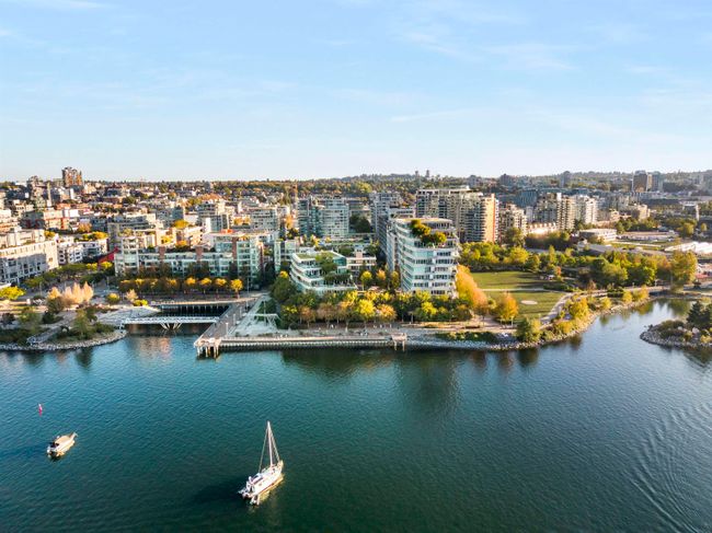 803 - 181 Athletes Way, Condo with 2 bedrooms, 2 bathrooms and 2 parking in Vancouver BC | Image 30