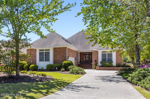 102 Pinehurst Dr, New Bern, NC, 28562-2942 | Card Image