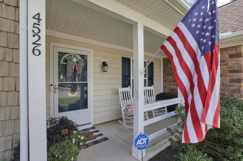 4526 Newport Loop E, Grove City, OH, 43123-8178 | Card Image