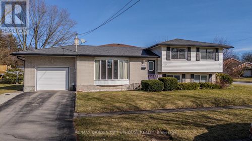 4430 Dovewood Dr, Niagara Falls, ON, L2E6M1 | Card Image