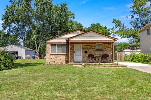 28914 Hennepin St, Garden City, MI, 48135-2809 | Card Image