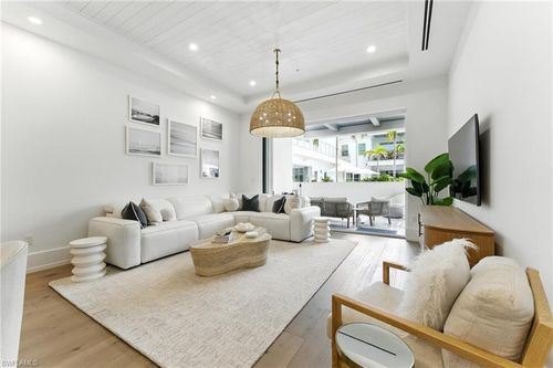 208-201 8th St, Naples, FL, 34102-6141 | Card Image