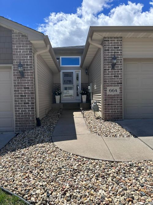 664 Shardlow Pl Ne, Byron, MN, 55920-1564 | Card Image