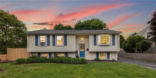 150 Marlow St, Cranston, RI, 02920-2117 | Card Image