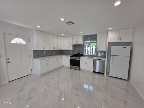 10926 Woodward Ave, Sunland, CA, 91040 | Card Image