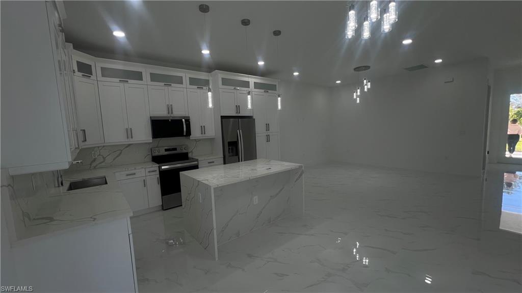 Residential Lease in LEHIGH ACRES 2