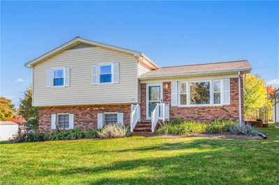 193 Holly Avenue, House other with 3 bedrooms, 1 bathrooms and null parking in Mount Airy NC | Image 3