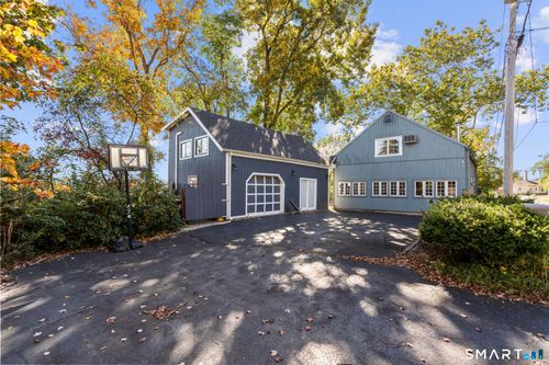 17 E River Rd, Guilford, CT, 06437-2250 | Card Image