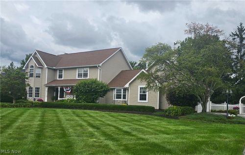 10240 Ilsley Sq, Concord Twp, OH, 44060-6811 | Card Image