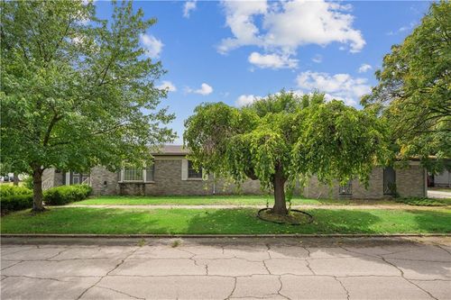 1302 W 4th St, Coffeyville, KS, 67337-3304 | Card Image