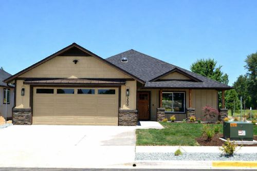 180 Sw Rock Gulch Rd, Grants Pass, OR, 97527-6171 | Card Image