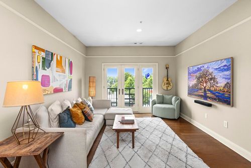 apt-303-1015 Fatherland St, Nashville, TN, 37206-2967 | Card Image