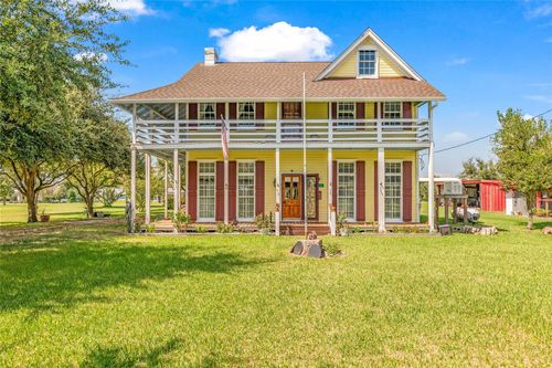 813 Nelson Ave, Port Bolivar, TX, 77650 | Card Image