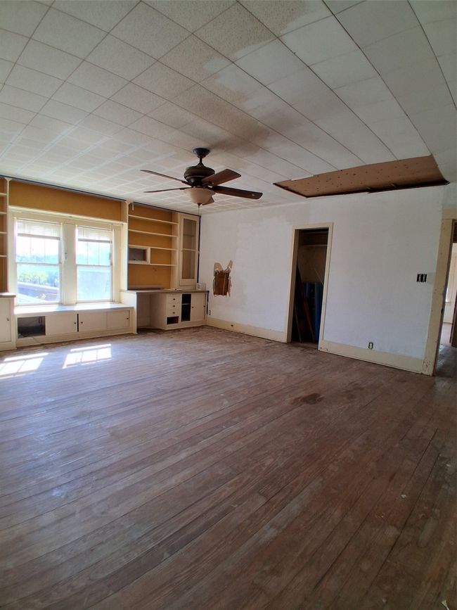 208 E 4 Th St, House other with 2 bedrooms, 2 bathrooms and null parking in Coleman TX | Image 20