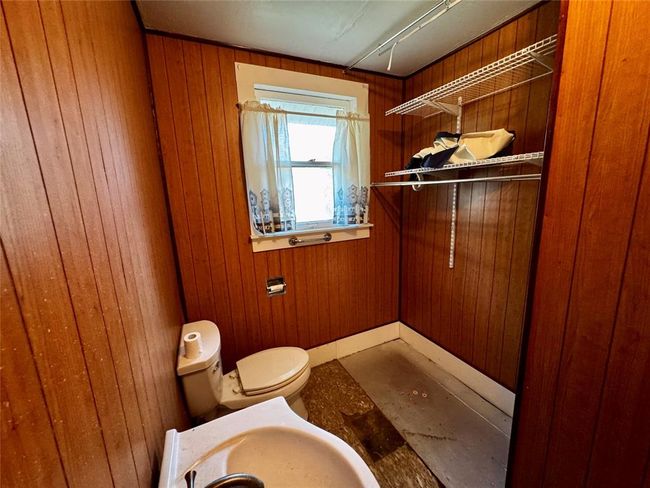 Perfect space for a shower! | Image 28