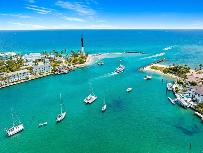 2721 Ne 45 Th St, House other with 2 bedrooms, 2 bathrooms and null parking in Lighthouse Point FL | Image 47