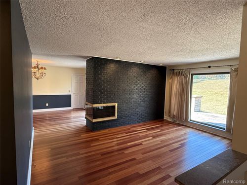 3380 Barlyn Ln, Bloomfield Hills, MI, 48302-1400 | Card Image