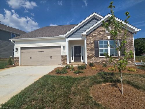 2823 Berwick Valley Dr, Winston Salem, NC, 27127 | Card Image