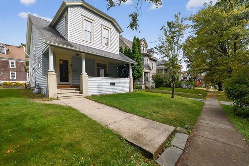 5 Walnut St, Oneonta, NY, 13820-1823 | Card Image