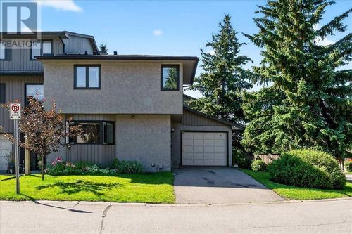 23 Glamis Dr Sw, Calgary, AB, T3E6S3 | Card Image