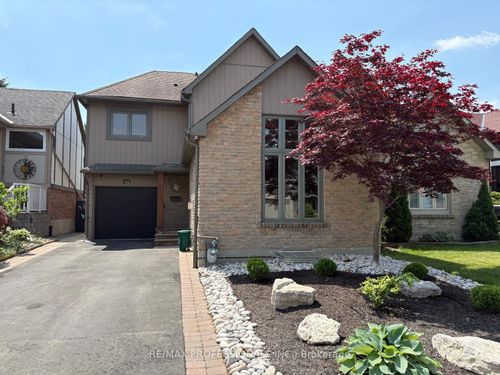lower-19 Elmbrook Cres, Etobicoke, ON, M9C5B2 | Card Image