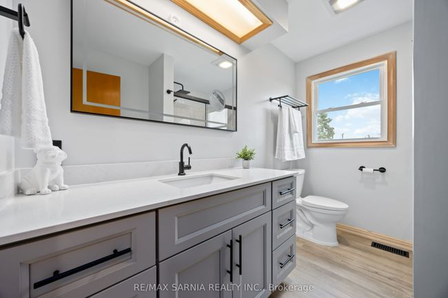 4186 Fairweather Rd, House other with 4 bedrooms, 2 bathrooms and 6 parking in Petrolia ON | Image 26