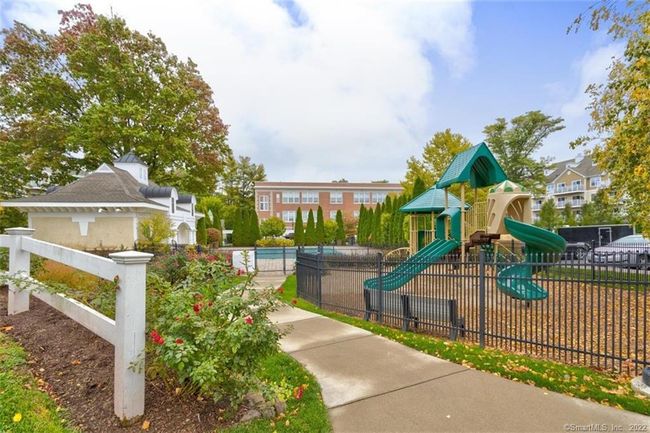 UNIT-405 - 26 Schoolhouse Dr, Condo with 2 bedrooms, 2 bathrooms and null parking in West Hartford CT | Image 22