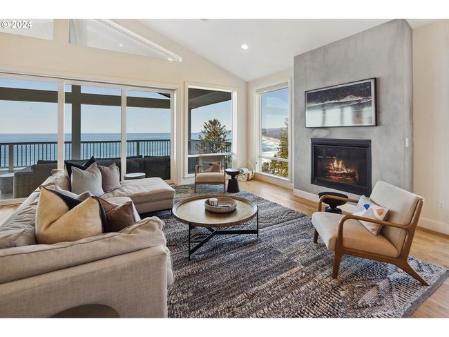 54150 S Beach Rd, House other with 6 bedrooms, 7 bathrooms and 2 parking in Neskowin OR | Image 11