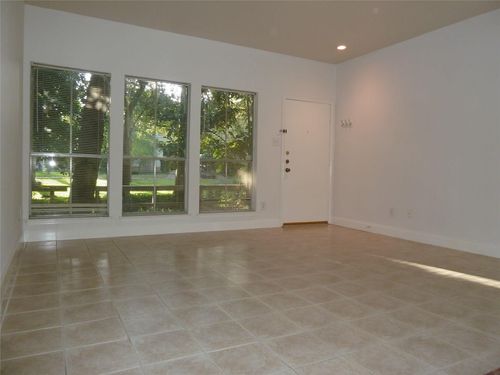 apt-573-2100 Tanglewilde St, Houston, TX, 77063-1265 | Card Image