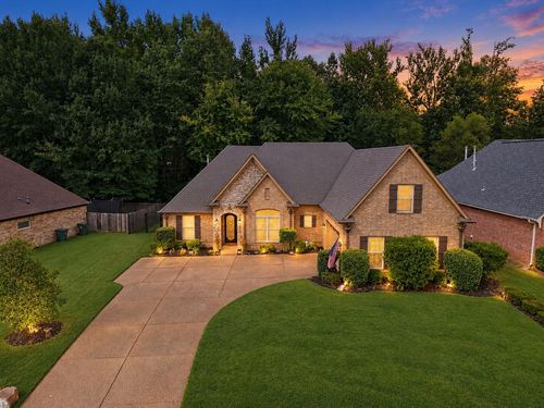 8268 Bartlett Gap Dr, Bartlett, TN, 38133-5804 | Card Image