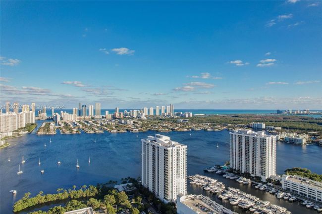 909 - 17301 Biscayne Blvd, Condo with 3 bedrooms, 3 bathrooms and null parking in North Miami Beach FL | Image 35