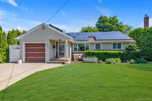 146 Saint Marks Place, Oyster Bay, NY, 11758 | Card Image