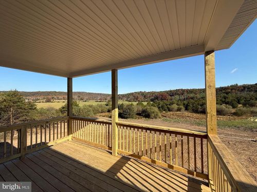 369 Paso Fino Dr, Augusta, WV, 26704-8171 | Card Image