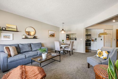 409-2425 E Franklin Ave, Minneapolis, MN, 55406-1073 | Card Image