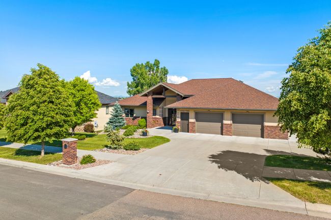 2017 Whispering Ridge Dr, House other with 5 bedrooms, 4 bathrooms and null parking in Great Falls MT | Image 9
