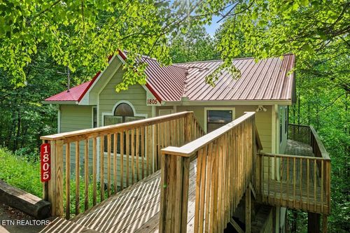 1805 Cherry View Ln, Sevierville, TN, 37876 | Card Image