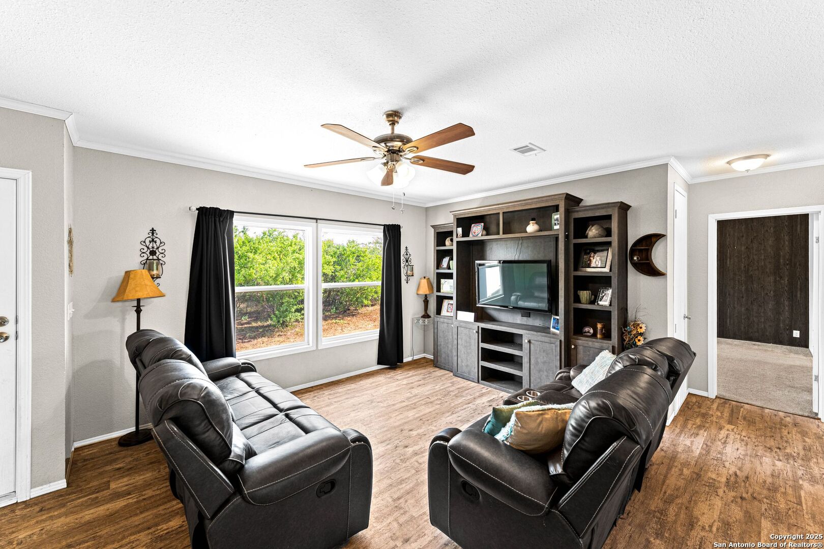 Residential in Devine 5