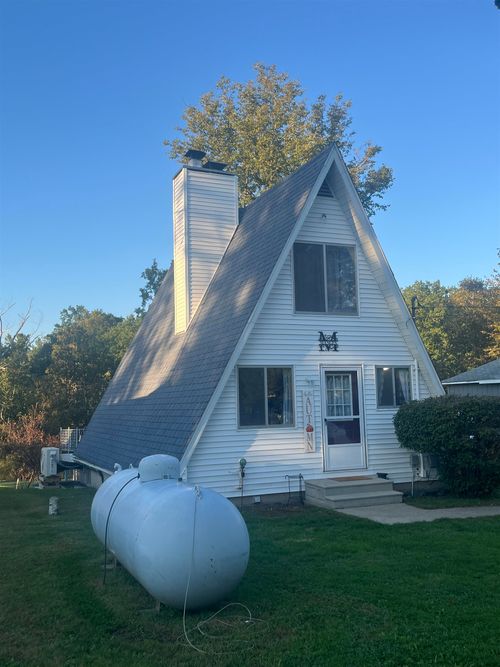 1053 Radov Dr, Gladwin, MI, 48624-8432 | Card Image