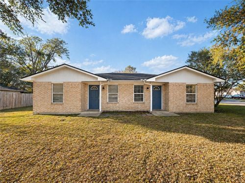 1613 Southwest Parkway, College Station, TX, 77840 | Card Image