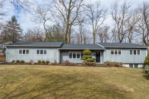 1 Blossom Rd, Airmont, NY, 10901-6605 | Card Image