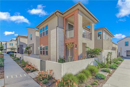 200 Zawn, Irvine, CA, 92618-1479 | Card Image