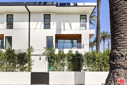 4557 Ambrose Ave, LOS ANGELES, CA, 90027-1947 | Card Image