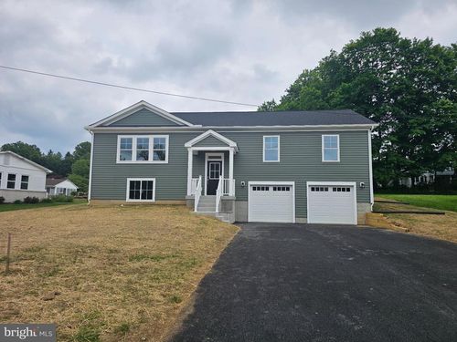 15320 Summit Farm Dr, BLUE RIDGE SUMMIT, PA, 17214-9746 | Card Image