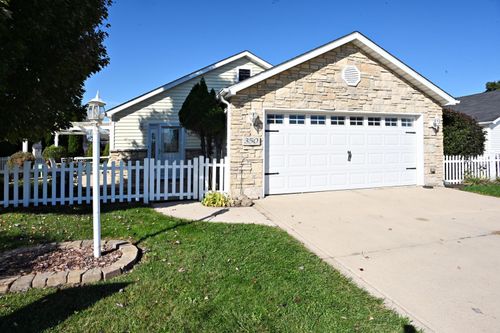 350 Brown Ct, Chesterton, IN, 46304 | Card Image