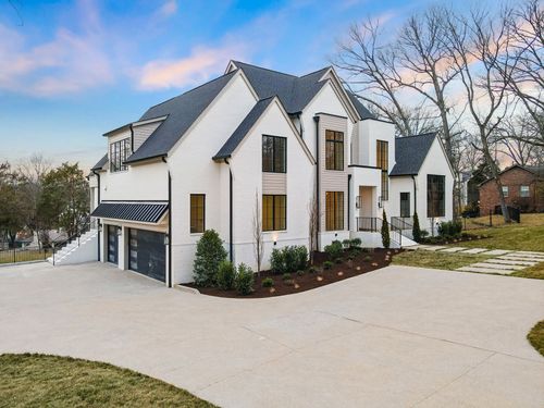 735 Richfield Dr, Nashville, TN, 37205-1231 | Card Image