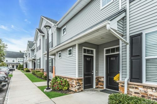 512 Breton Way, Glen Cove, NY, 11542-2664 | Card Image