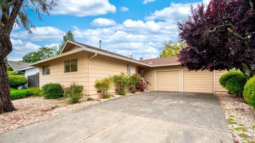 2627 Compadre Dr, Santa Rosa, CA, 95405-9232 | Card Image