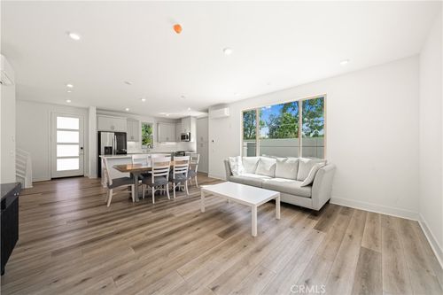 203 Lynx, Irvine, CA, 92618-1458 | Card Image